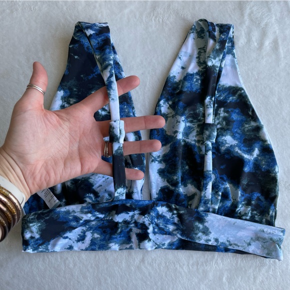 Qeep Up Plunging V Neckline Blue Tie Dye Bralette - Picture 4 of 8